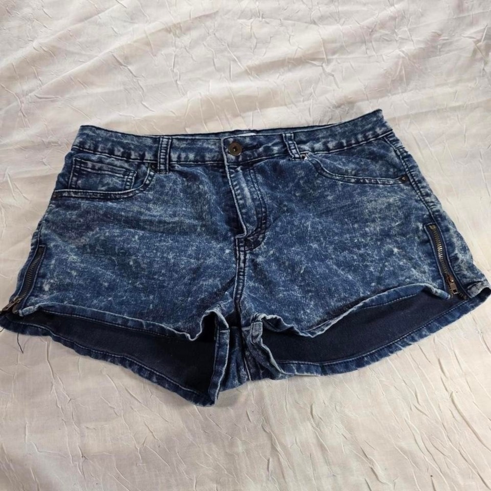 Forever 21 Premium Denim Acid Wash Side Zip Shorts Blue Womens 30